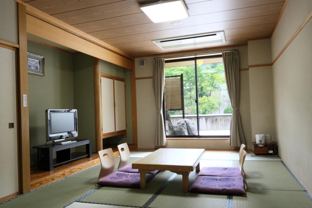 Ishiuchi Yungparunas Hotel Minamiuonuma Eksteriør billede